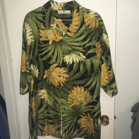 Tommy Bahama button down - Picture 1 of 3